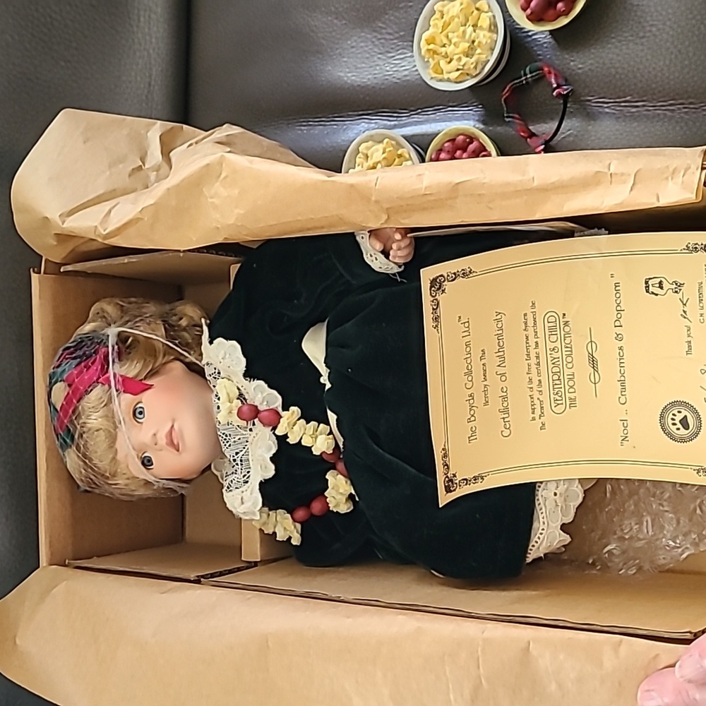 BOYD'S BEARS Doll Collection, Noel with certificate of Authenticity